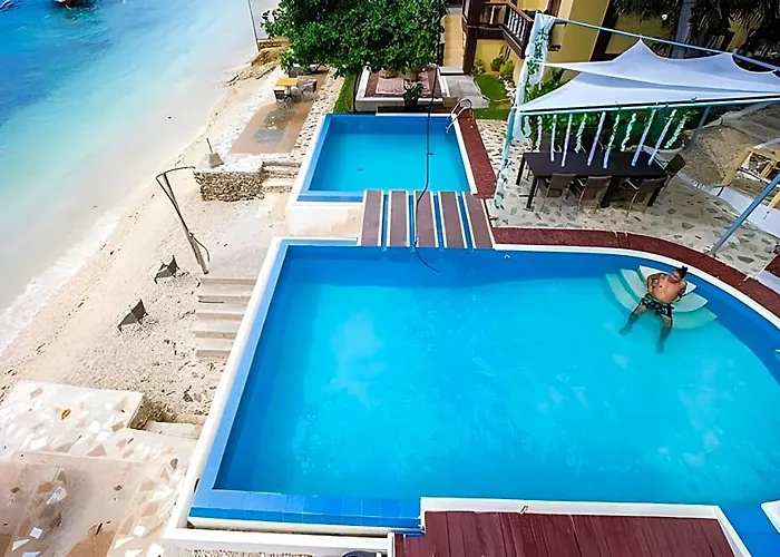 Hotel Seafari Oslob Cebu