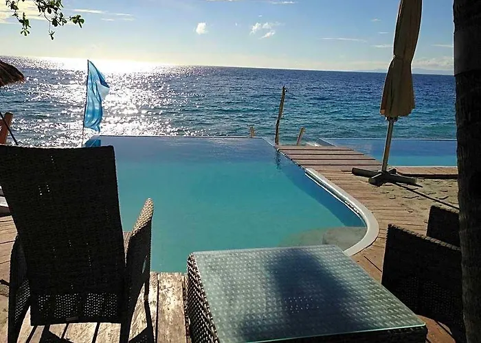 Hotel Seafari Oslob 3*