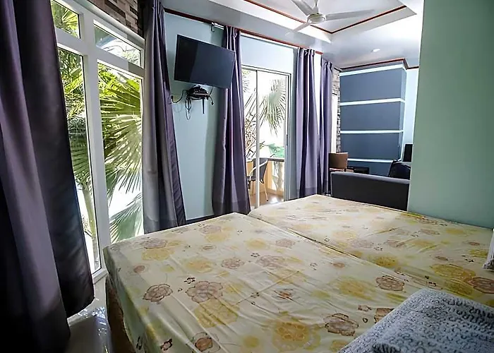 Hotel Seafari Oslob