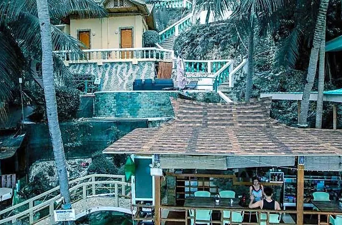 Hotel Seafari Oslob Cebu